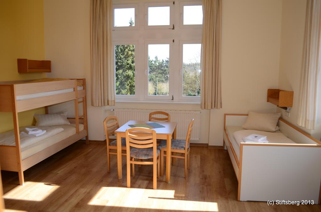 Stiftsberg - Bildungs- Und Freizeitzentrum Kyllburg Buitenkant foto