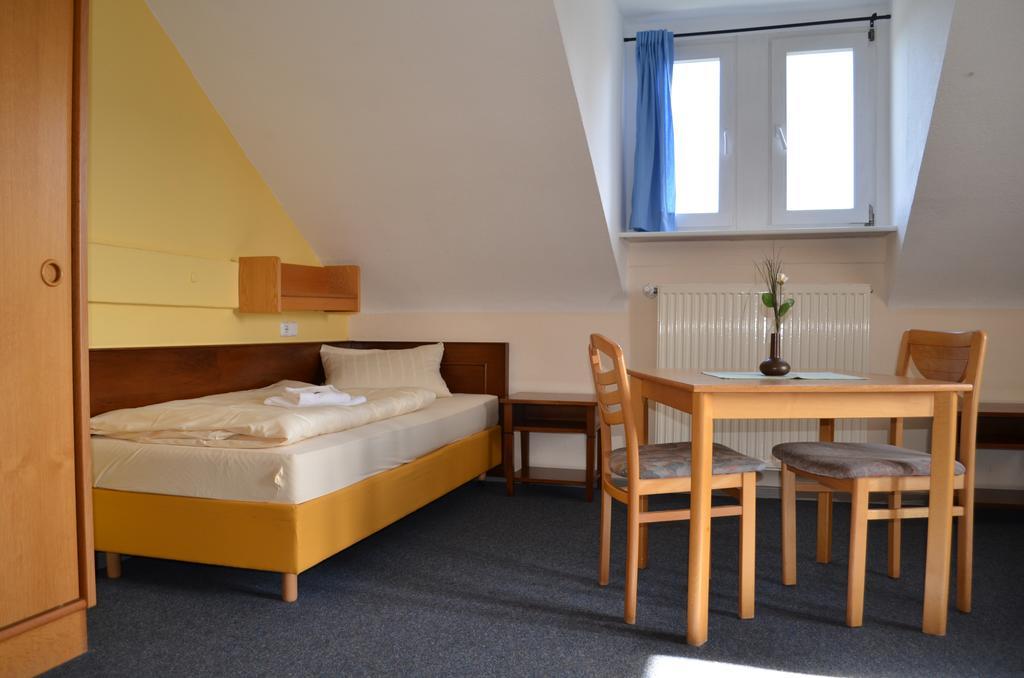 Stiftsberg - Bildungs- Und Freizeitzentrum Kyllburg Buitenkant foto