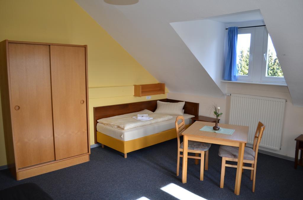 Stiftsberg - Bildungs- Und Freizeitzentrum Kyllburg Buitenkant foto
