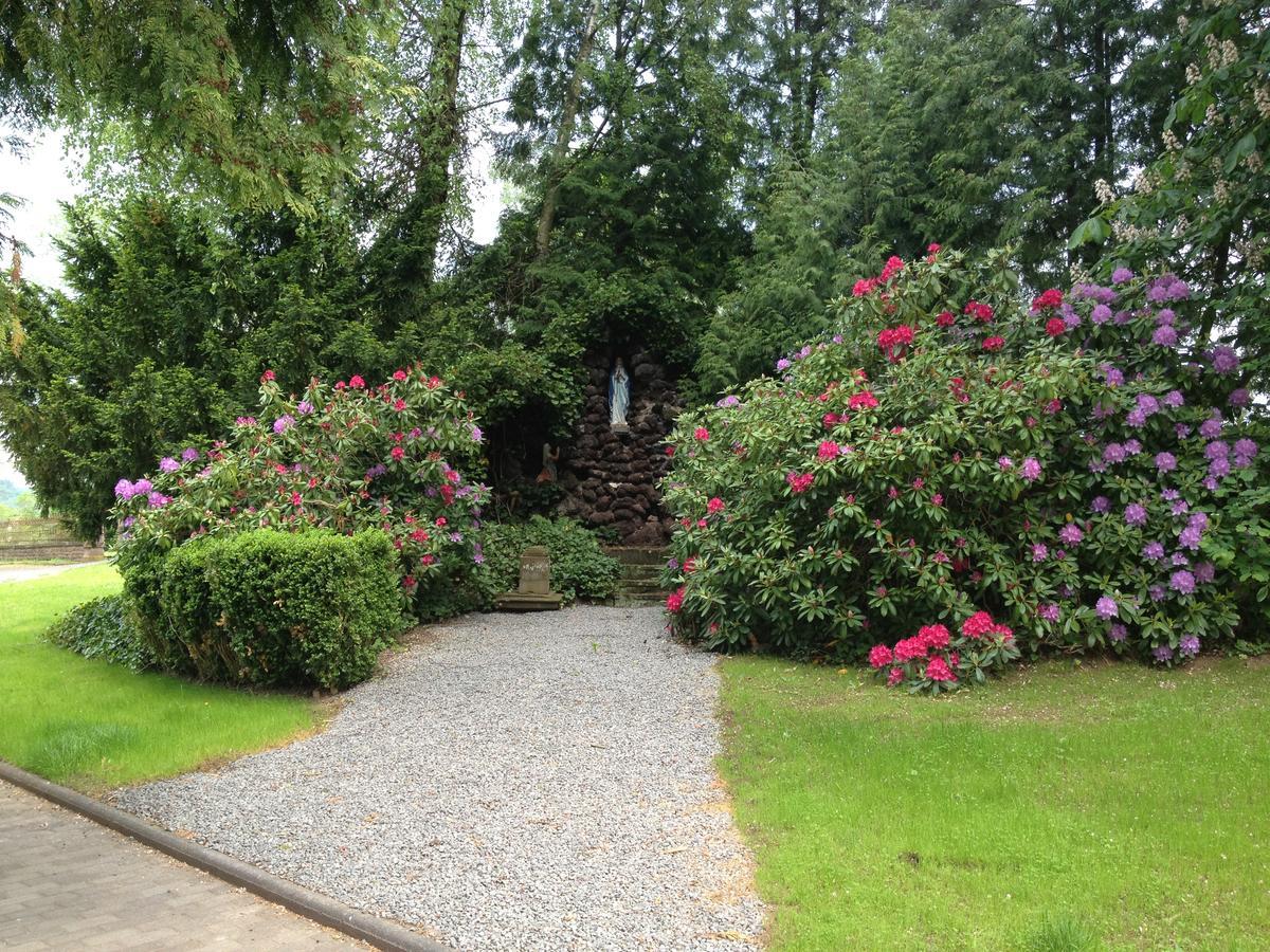 Stiftsberg - Bildungs- Und Freizeitzentrum Kyllburg Buitenkant foto